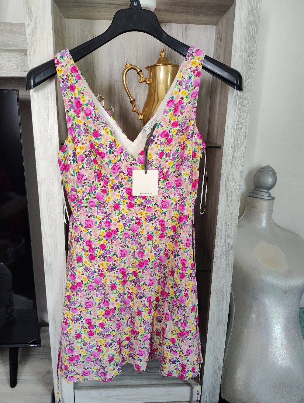 Dress Forum Pink Floral V-Neck Sleeveless Mini Dress SZ S New With Tags